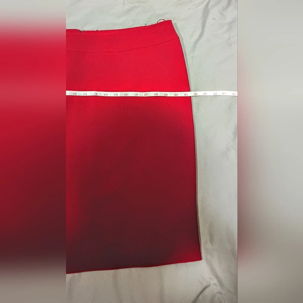Tahari Red Polyester blend vibrant Red pencil skirt plus size 16